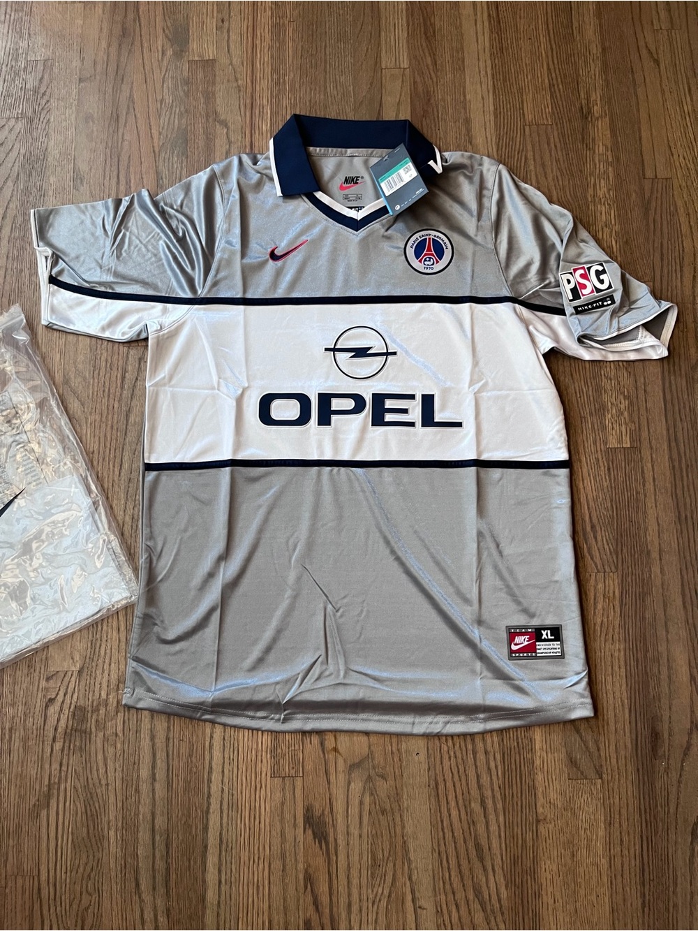 Nike PSG Retro Opel Men's Gray/Silver Collard Soccer Jersey XL 2001 Classic NWT